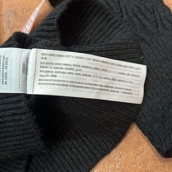 Abercrombie & Fitch scoop back black sweater size S - Picture 8 of 8